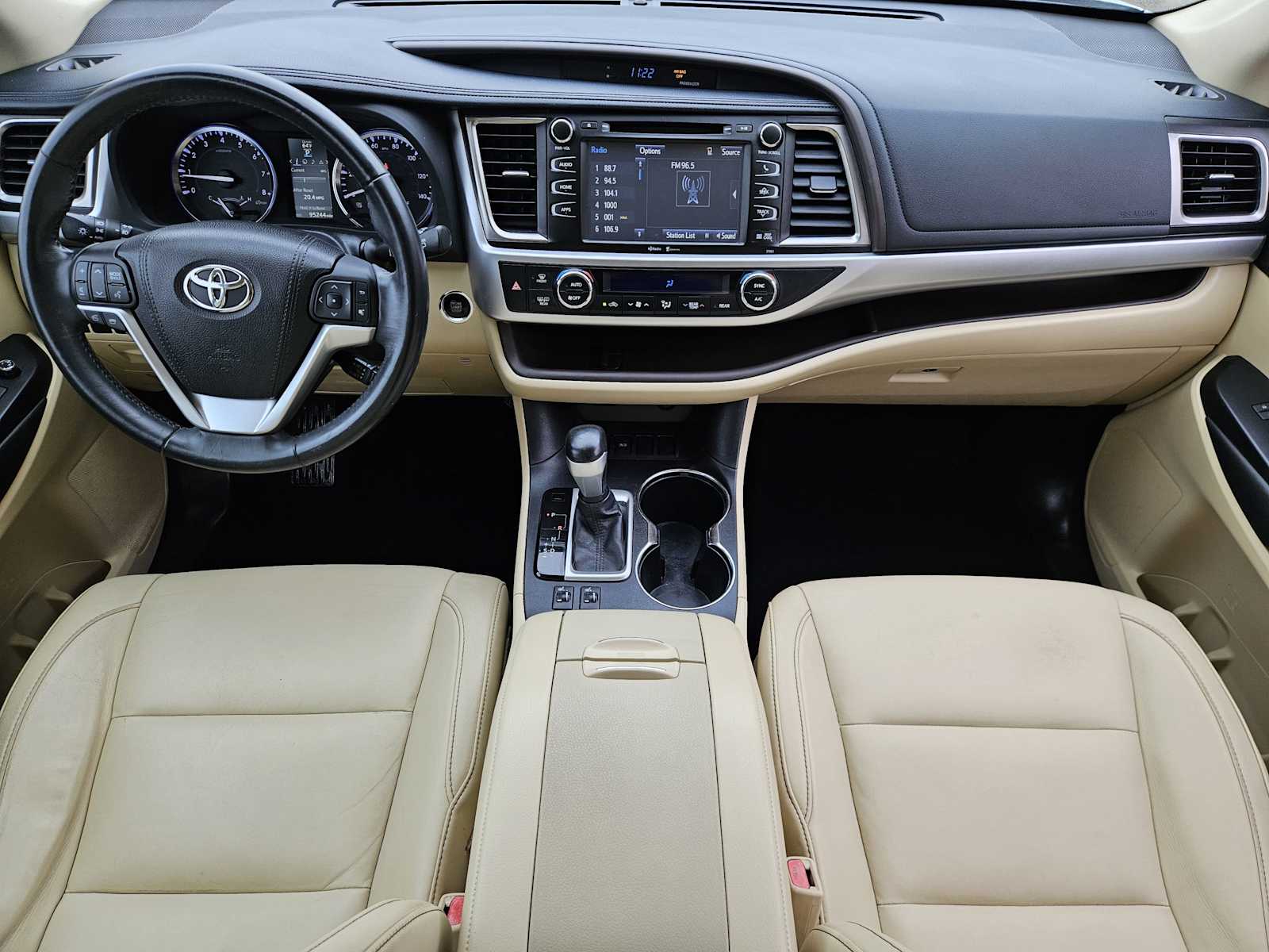 Thumbnail: 2015 Toyota Highlander - 25