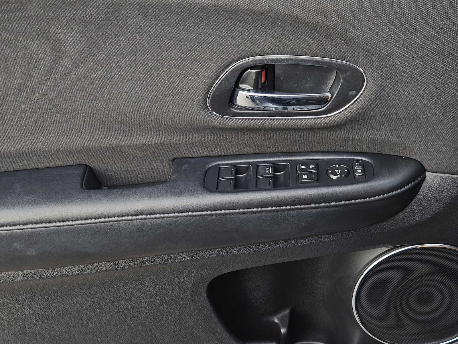 Thumbnail: 2020 Honda HR-V - 21