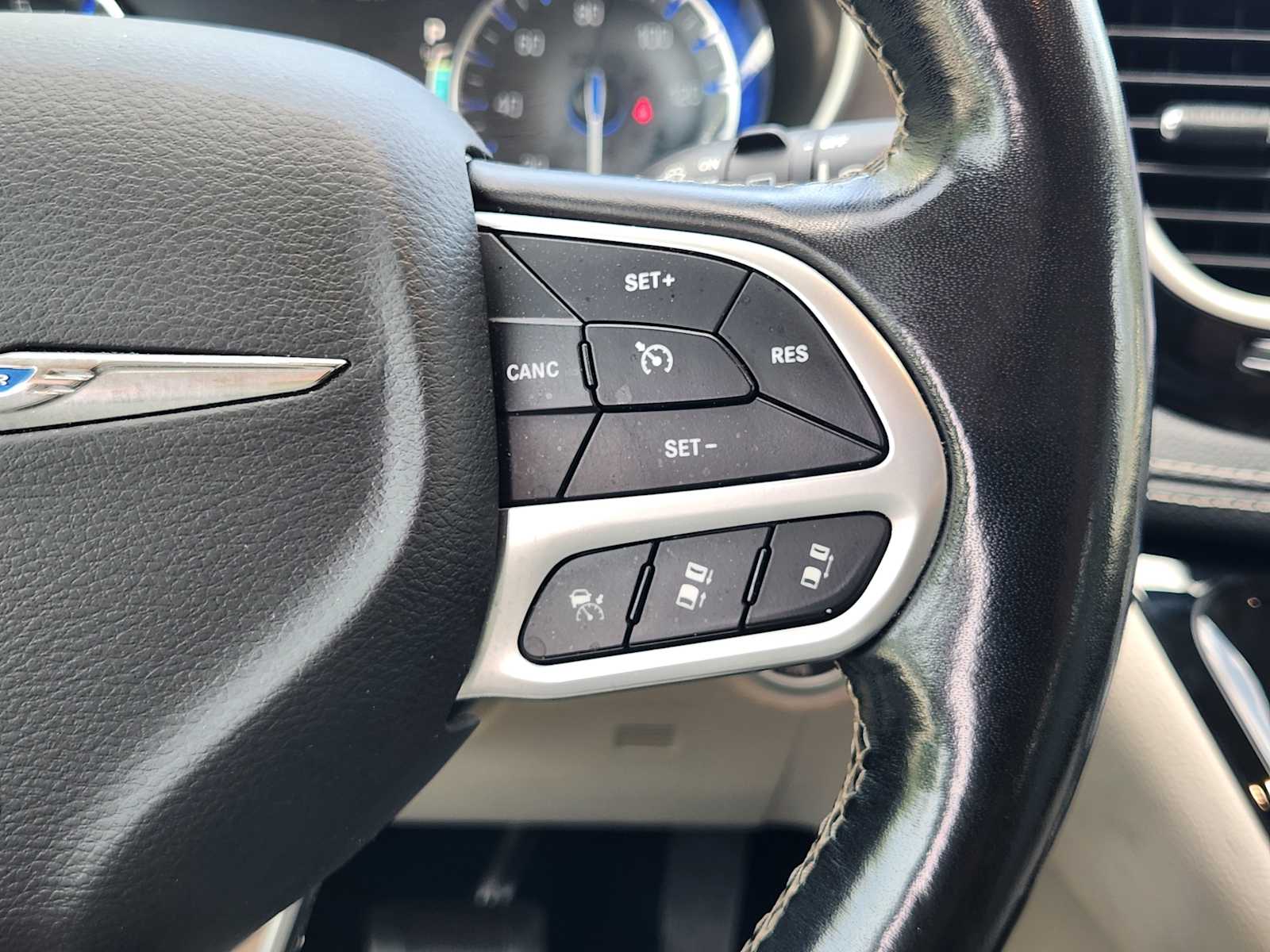 Thumbnail: 2021 Chrysler Pacifica - 26