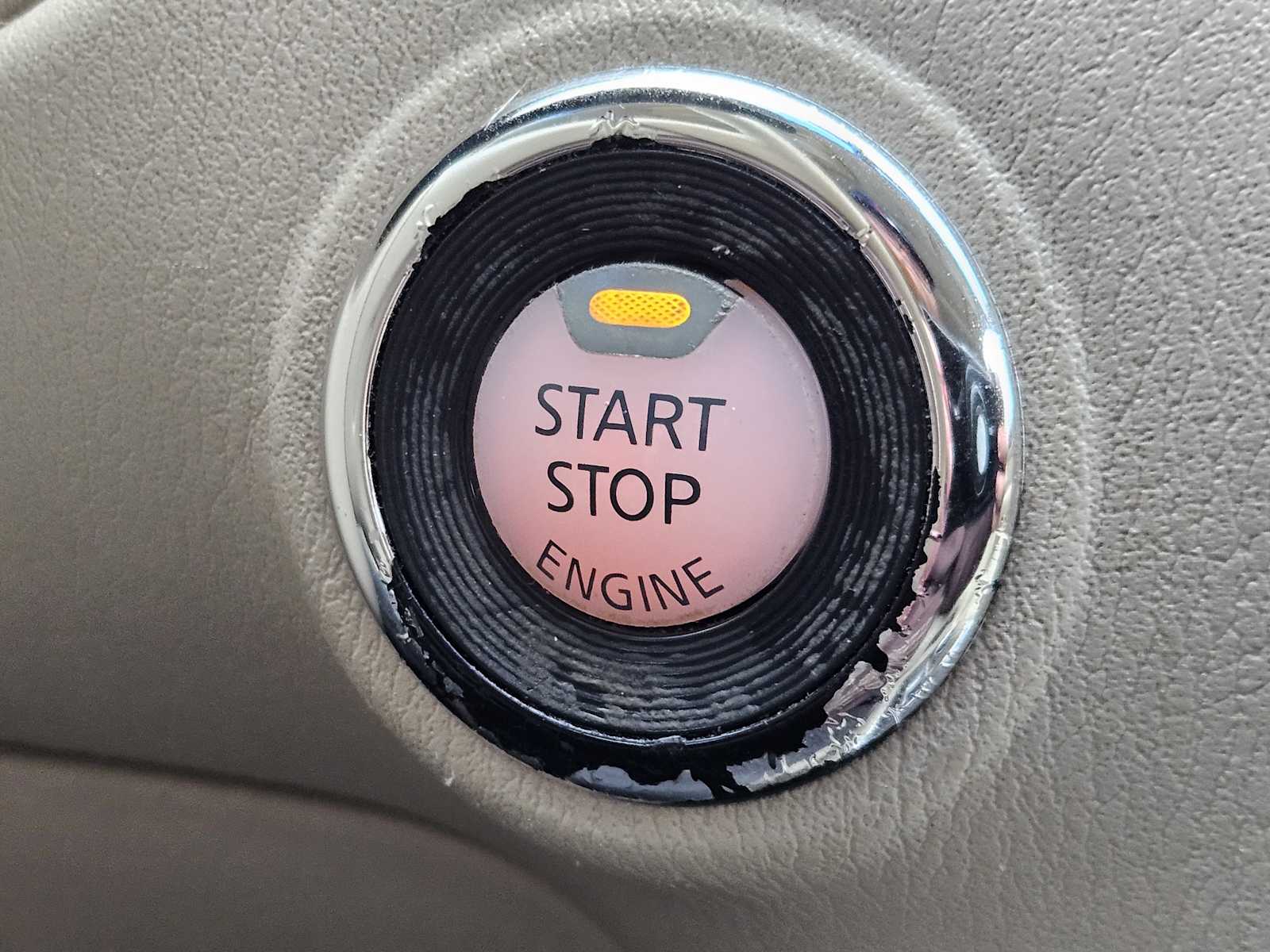 Thumbnail: 2014 Nissan Pathfinder - 21