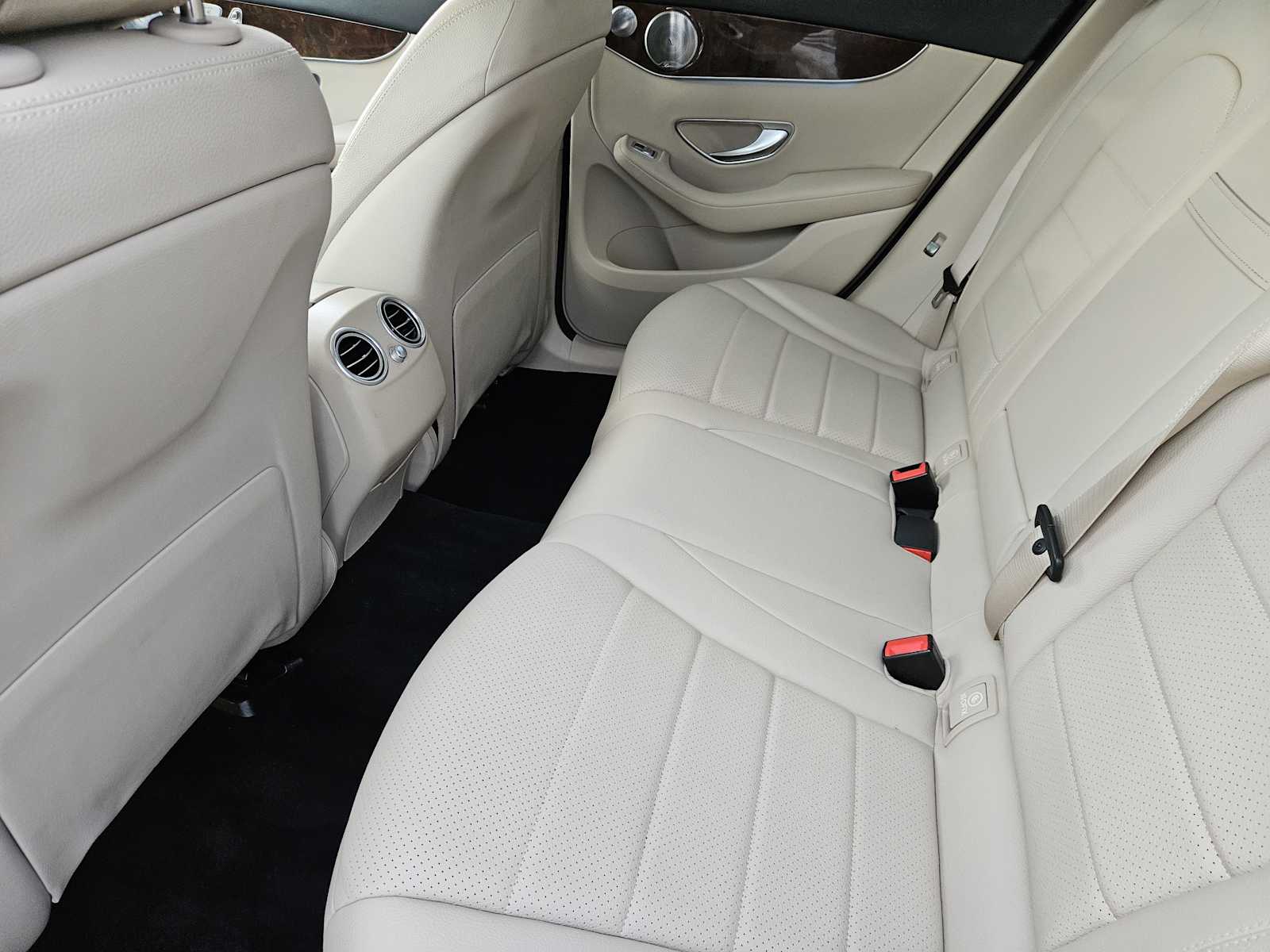 Thumbnail: 2017 Mercedes-Benz GLC - 27