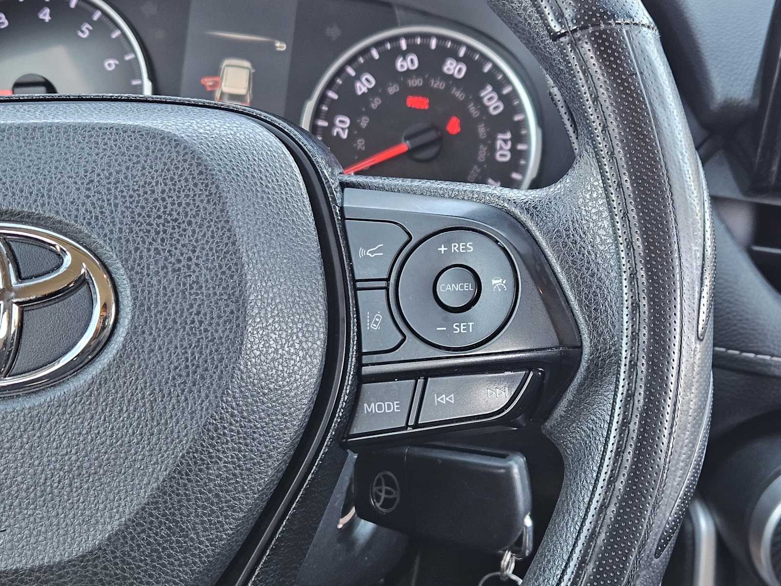 Thumbnail: 2020 Toyota RAV4 - 27