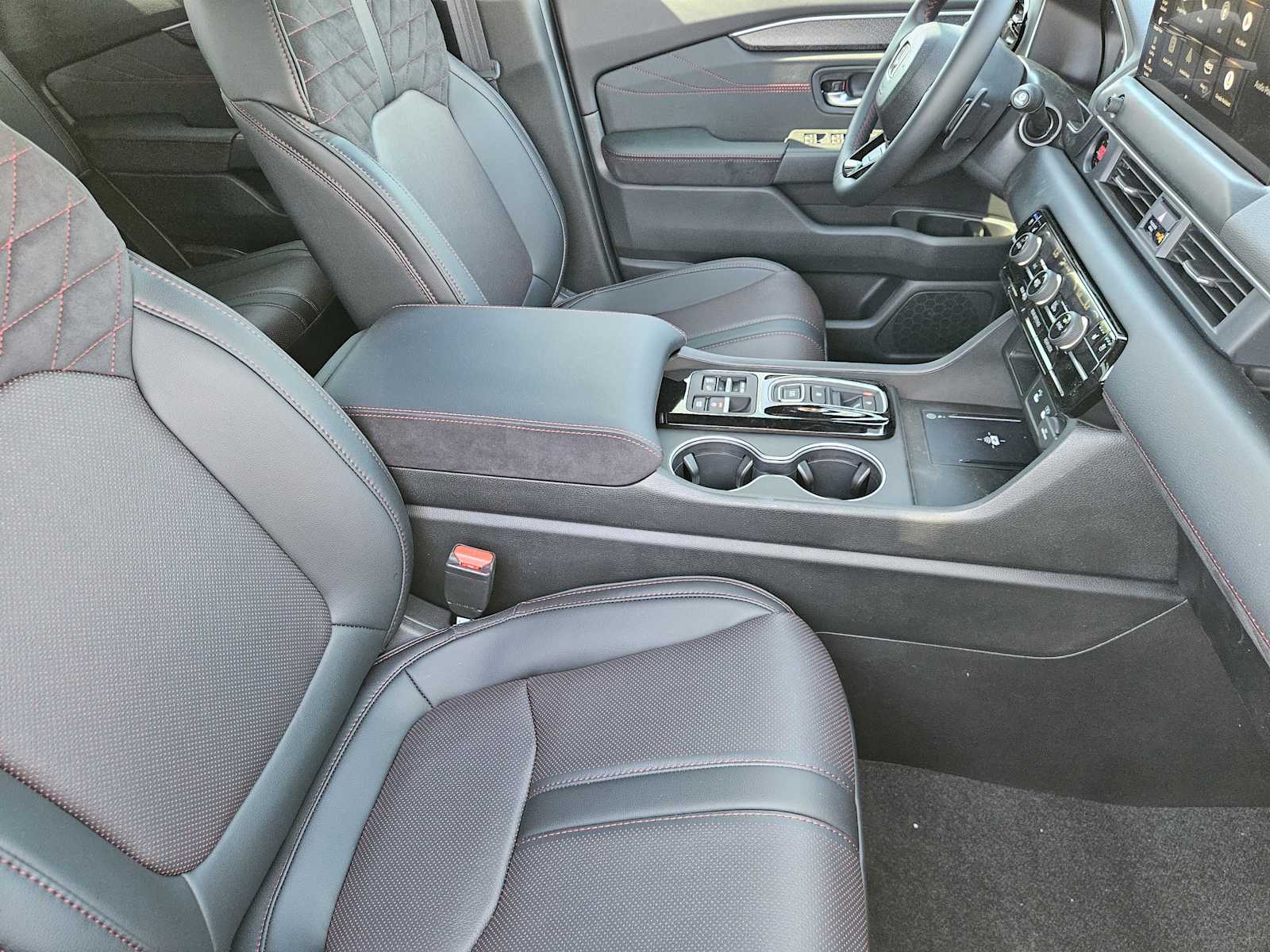 Thumbnail: 2026 Honda Pilot - 12