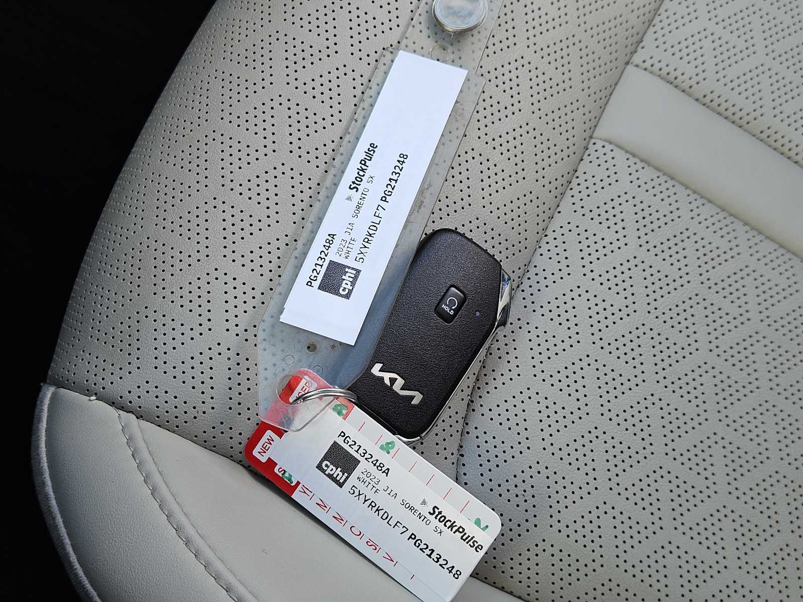 Thumbnail: 2023 Kia Sorento - 35