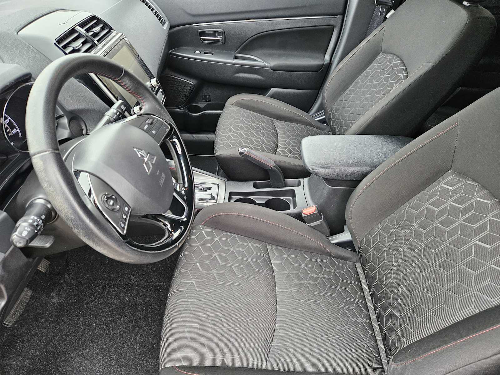 Thumbnail: 2023 Mitsubishi Outlander Sport - 13