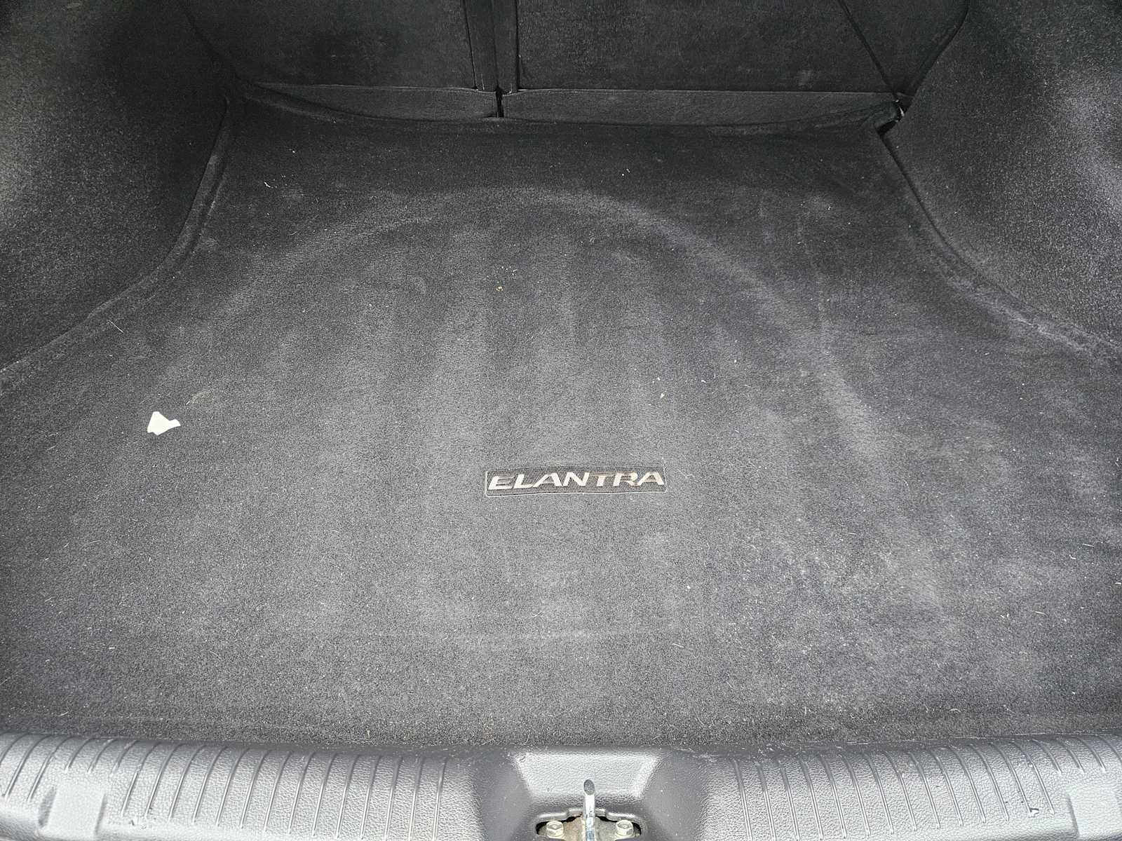 Thumbnail: 2012 Hyundai Elantra - 28