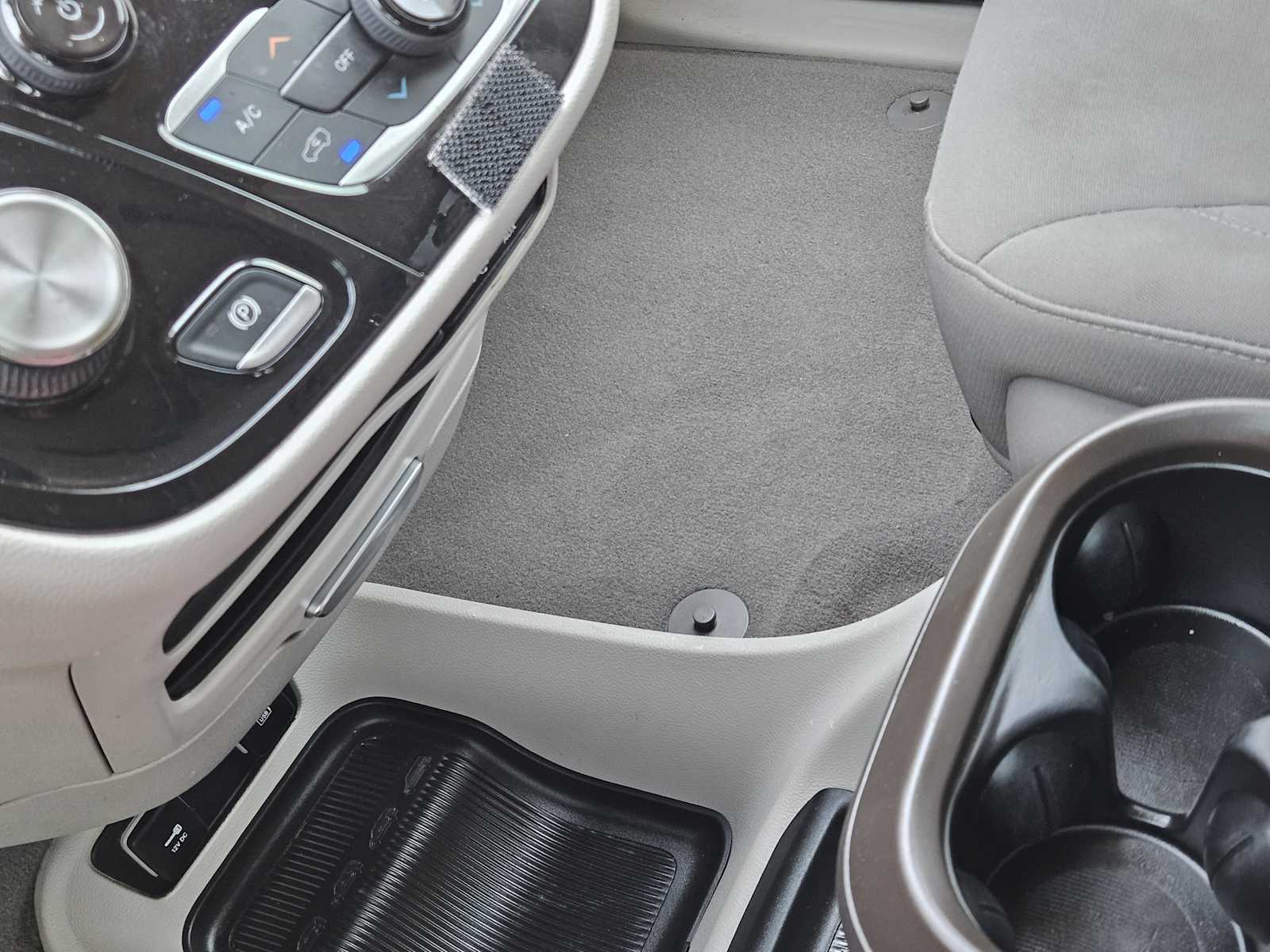 Thumbnail: 2020 Chrysler Pacifica - 19
