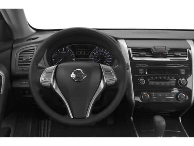 Thumbnail: 2015 Nissan Altima - 9