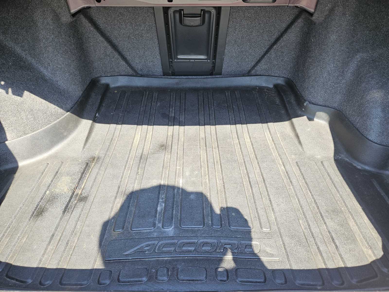 Thumbnail: 2004 Honda Accord - 30