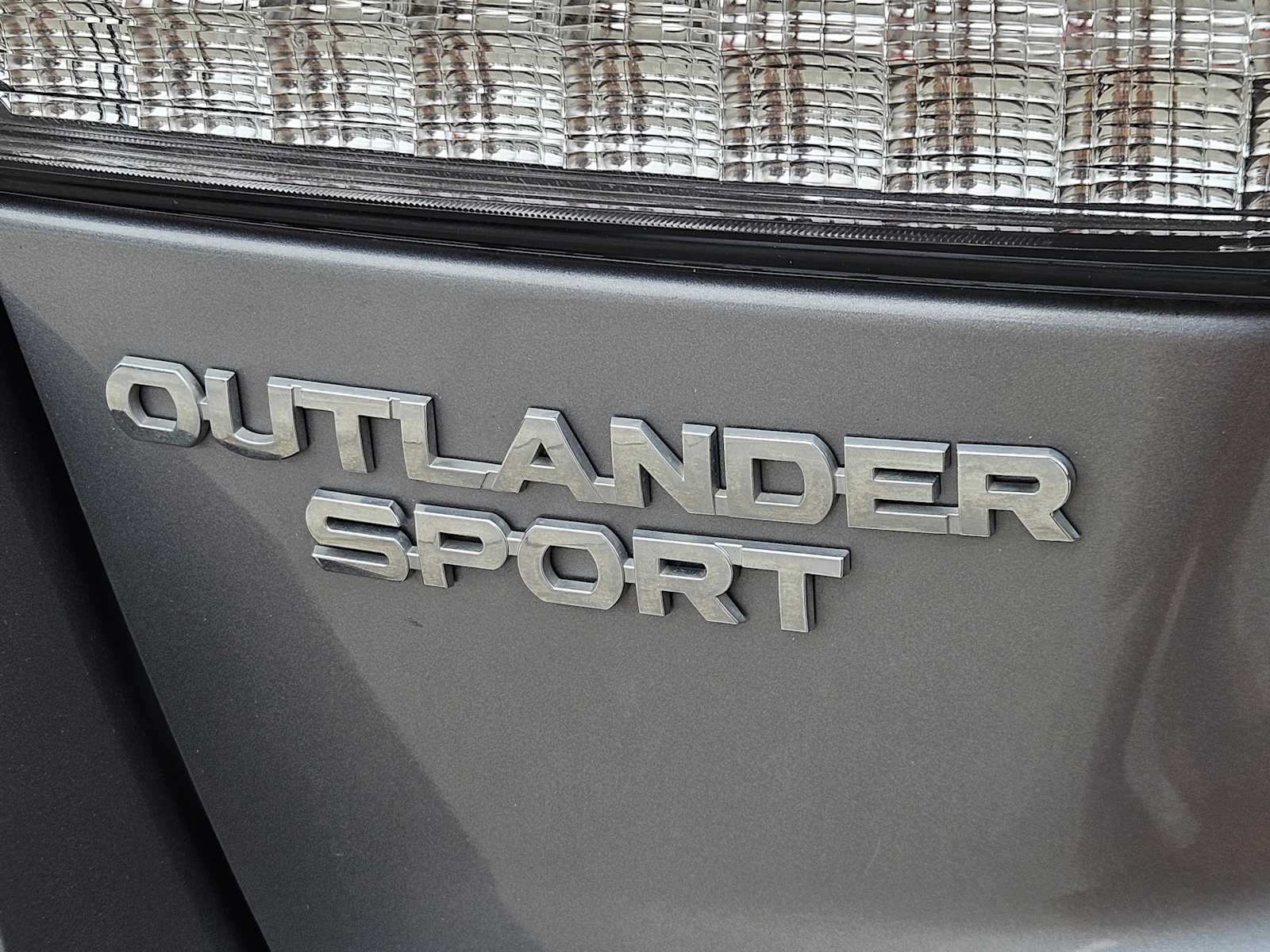 Thumbnail: 2023 Mitsubishi Outlander Sport - 12