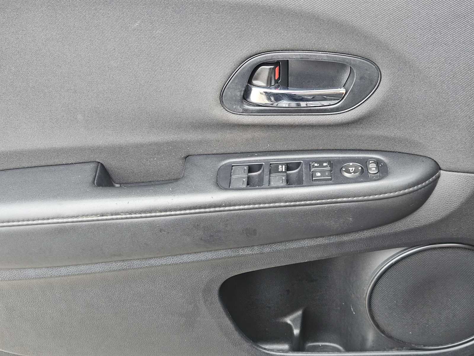 Thumbnail: 2019 Honda HR-V - 21