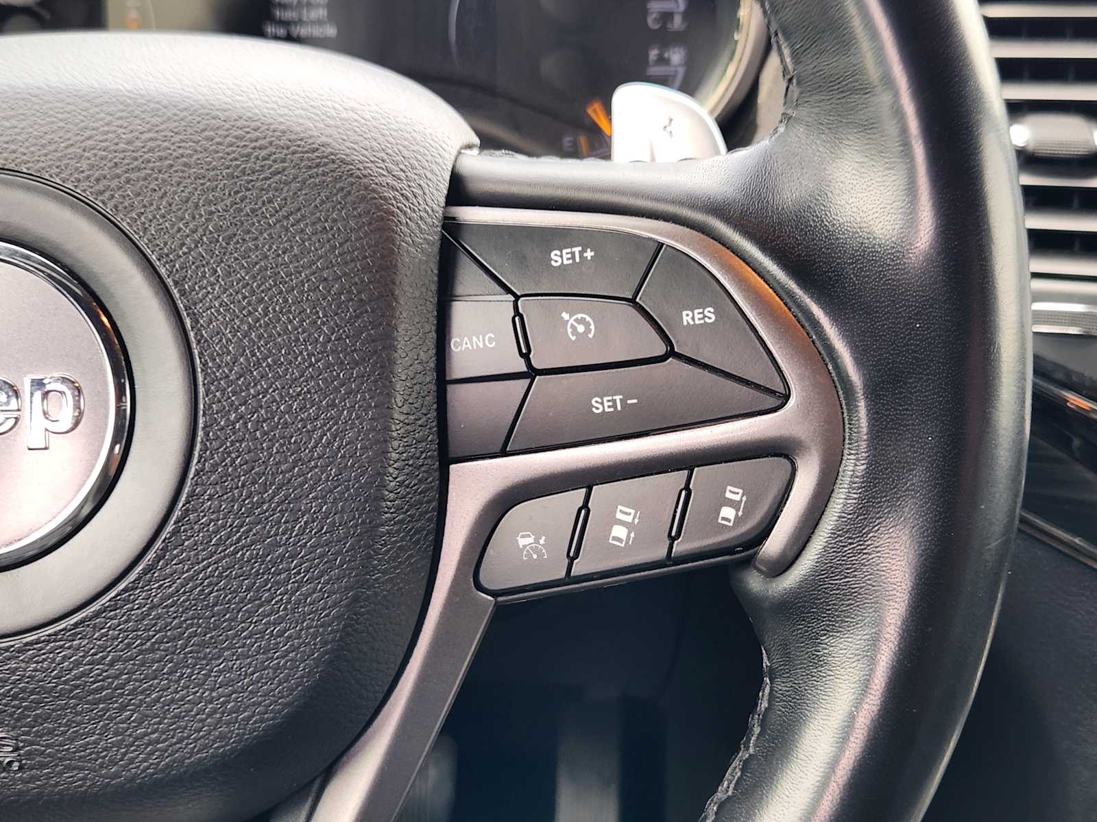 Thumbnail: 2020 Jeep Grand Cherokee - 29