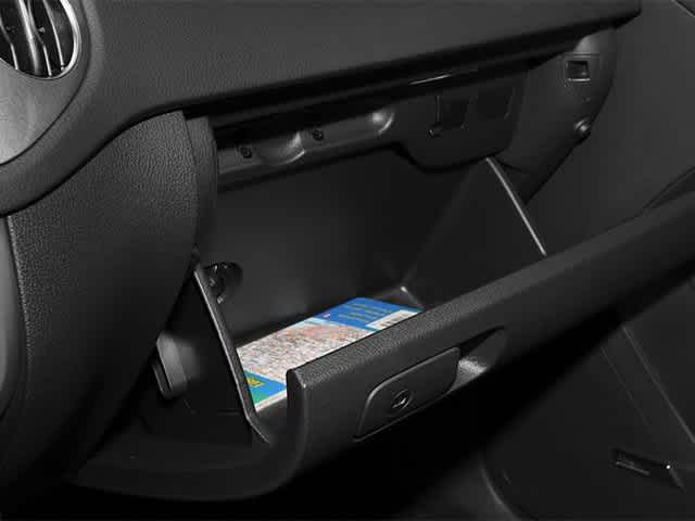 Thumbnail: 2014 Volkswagen Tiguan - 16