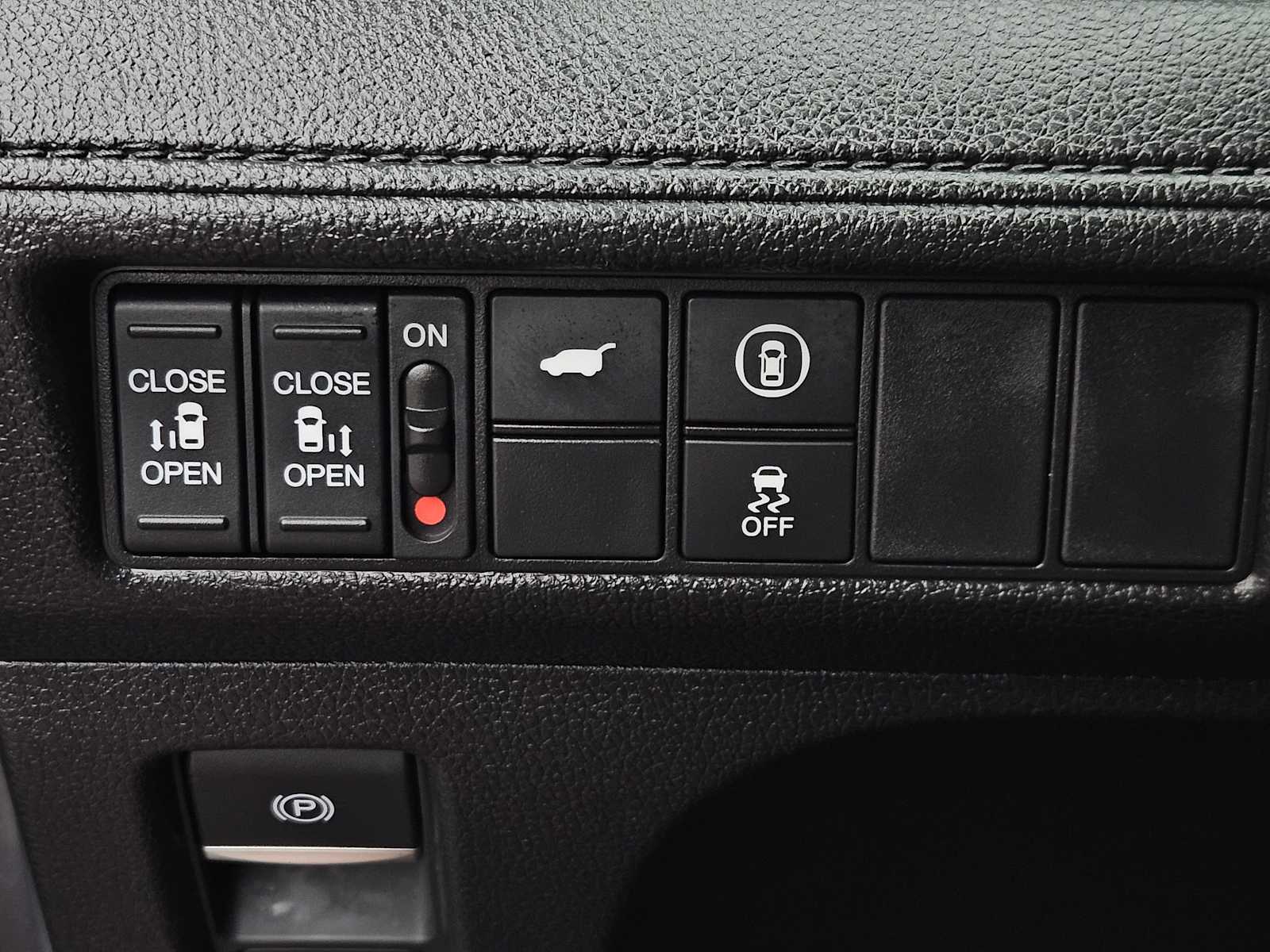 Thumbnail: 2023 Honda Odyssey - 21