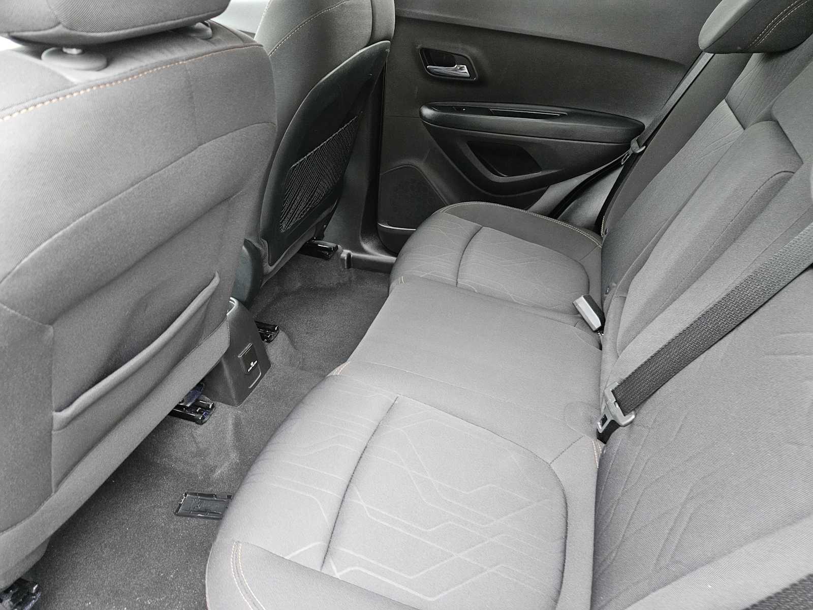 Thumbnail: 2017 Chevrolet Trax - 27