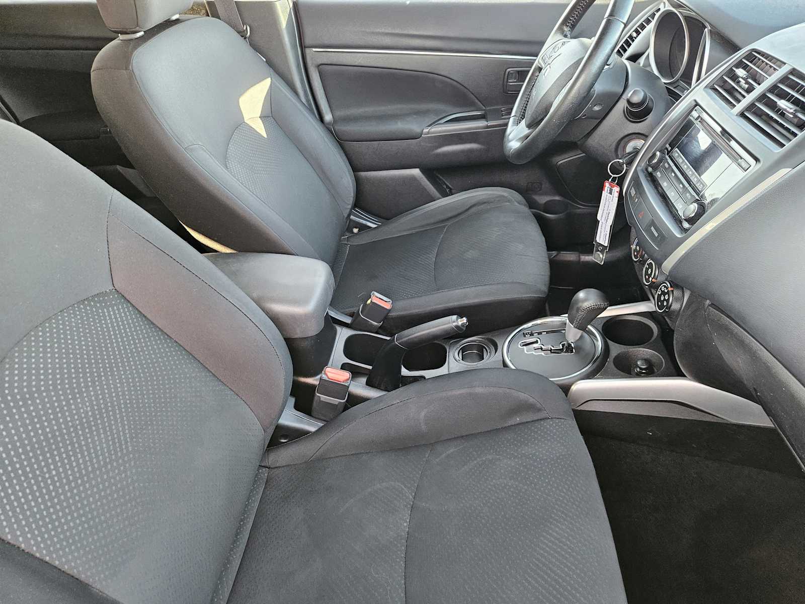 Thumbnail: 2014 Mitsubishi Outlander Sport - 14