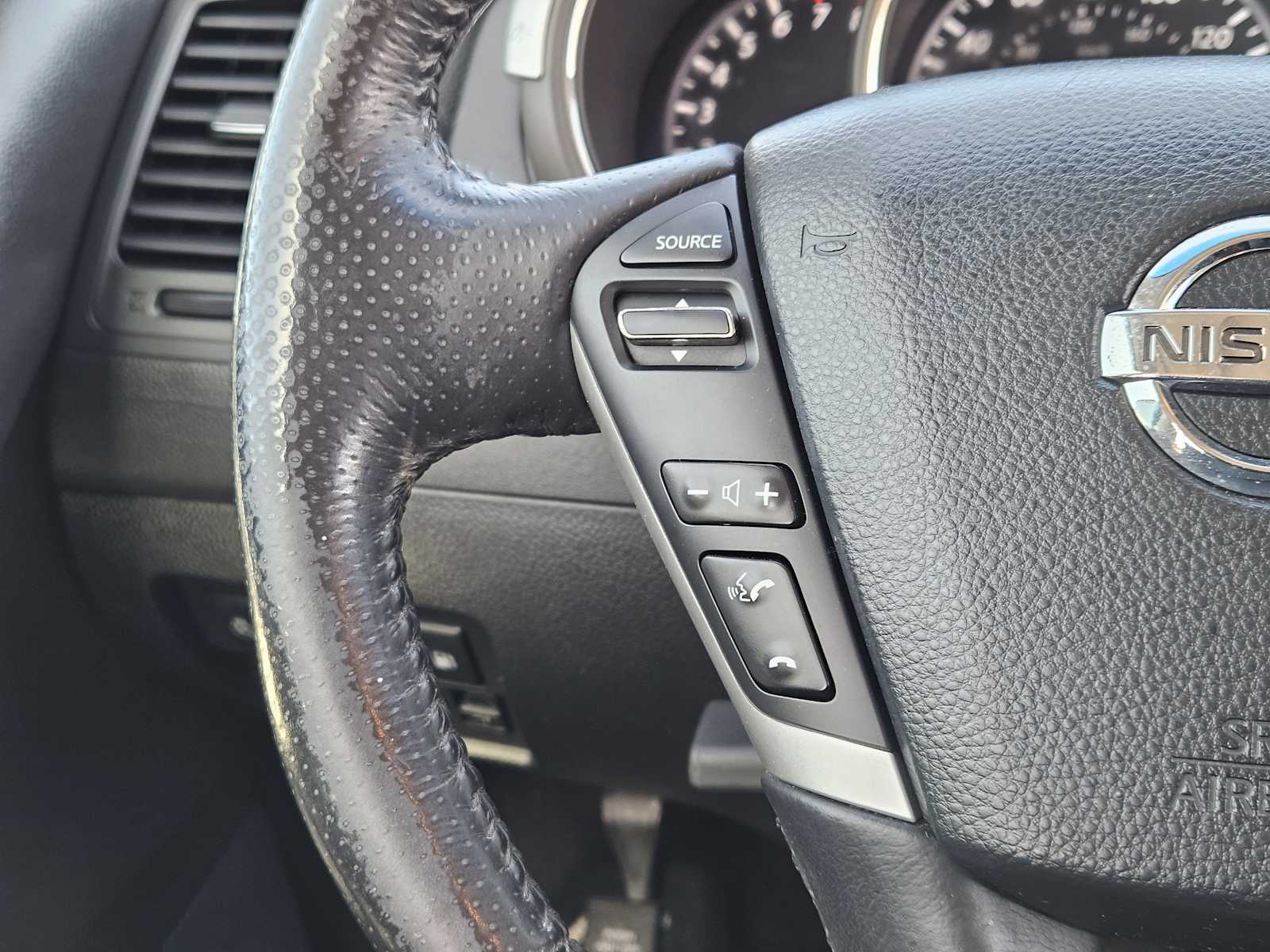 Thumbnail: 2011 Nissan Murano - 27