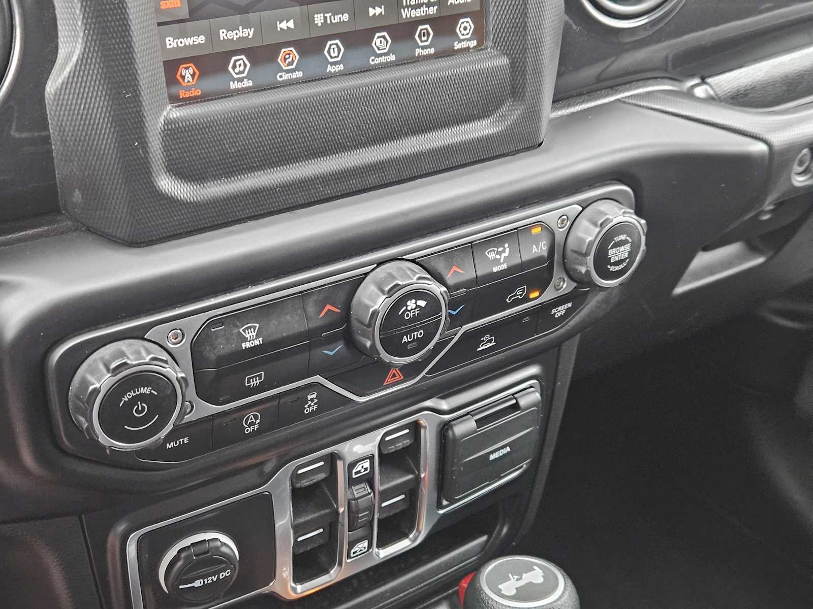 Thumbnail: 2021 Jeep Wrangler - 18