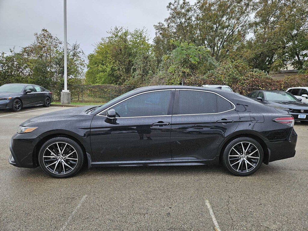 Used 2022 Toyota Camry SE Sedan