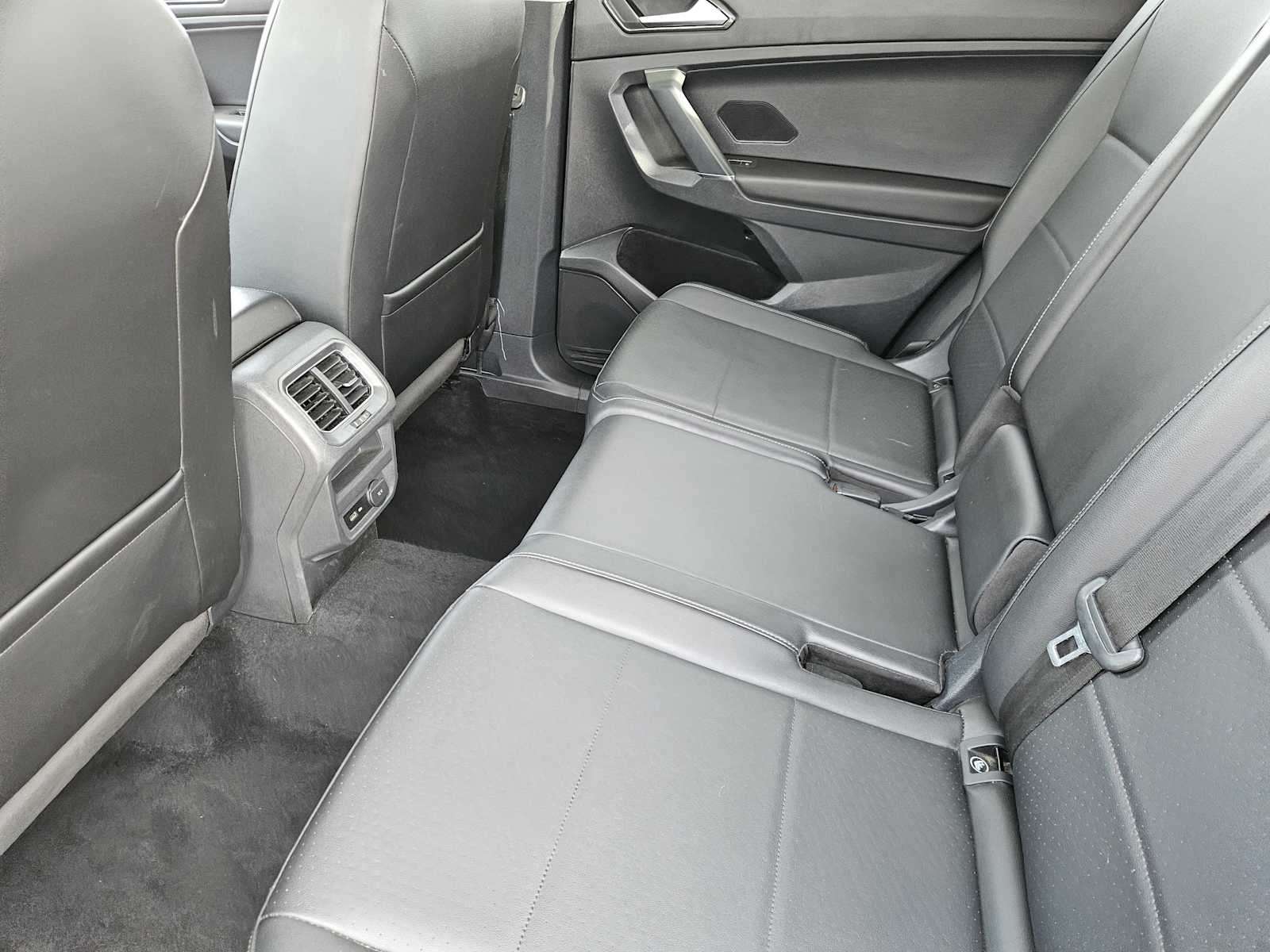 Thumbnail: 2018 Volkswagen Tiguan - 28