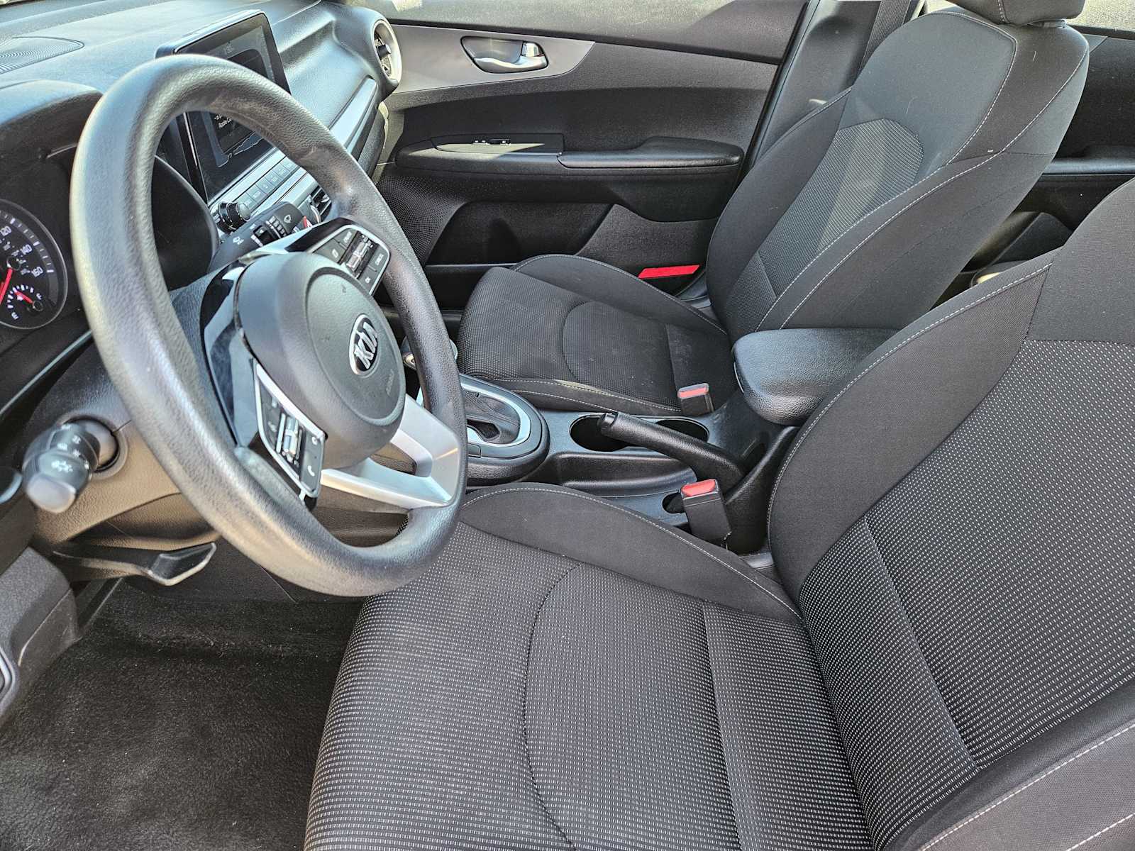 Thumbnail: 2020 Kia Forte - 11