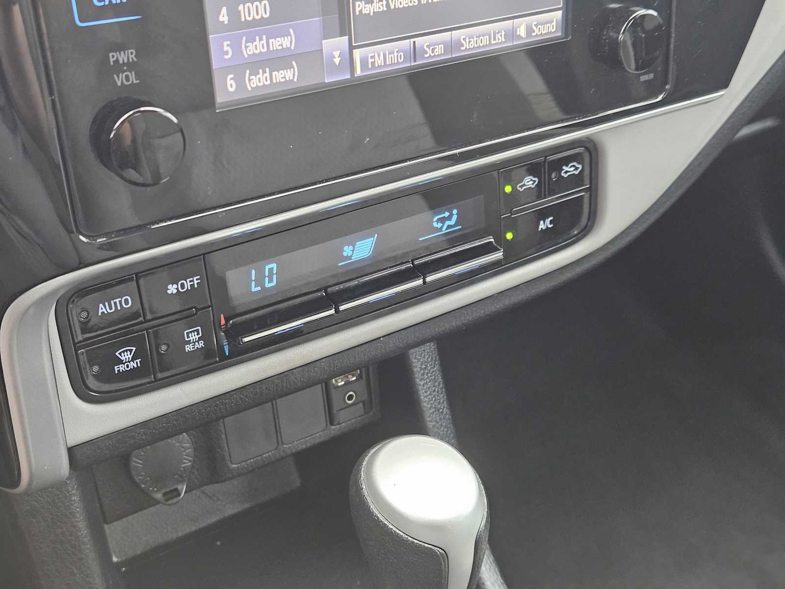 Thumbnail: 2018 Toyota Corolla - 19