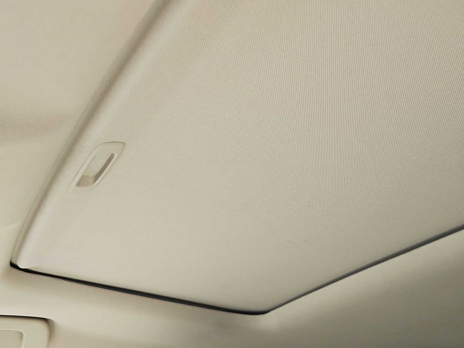 Thumbnail: 2015 Toyota Highlander - 24