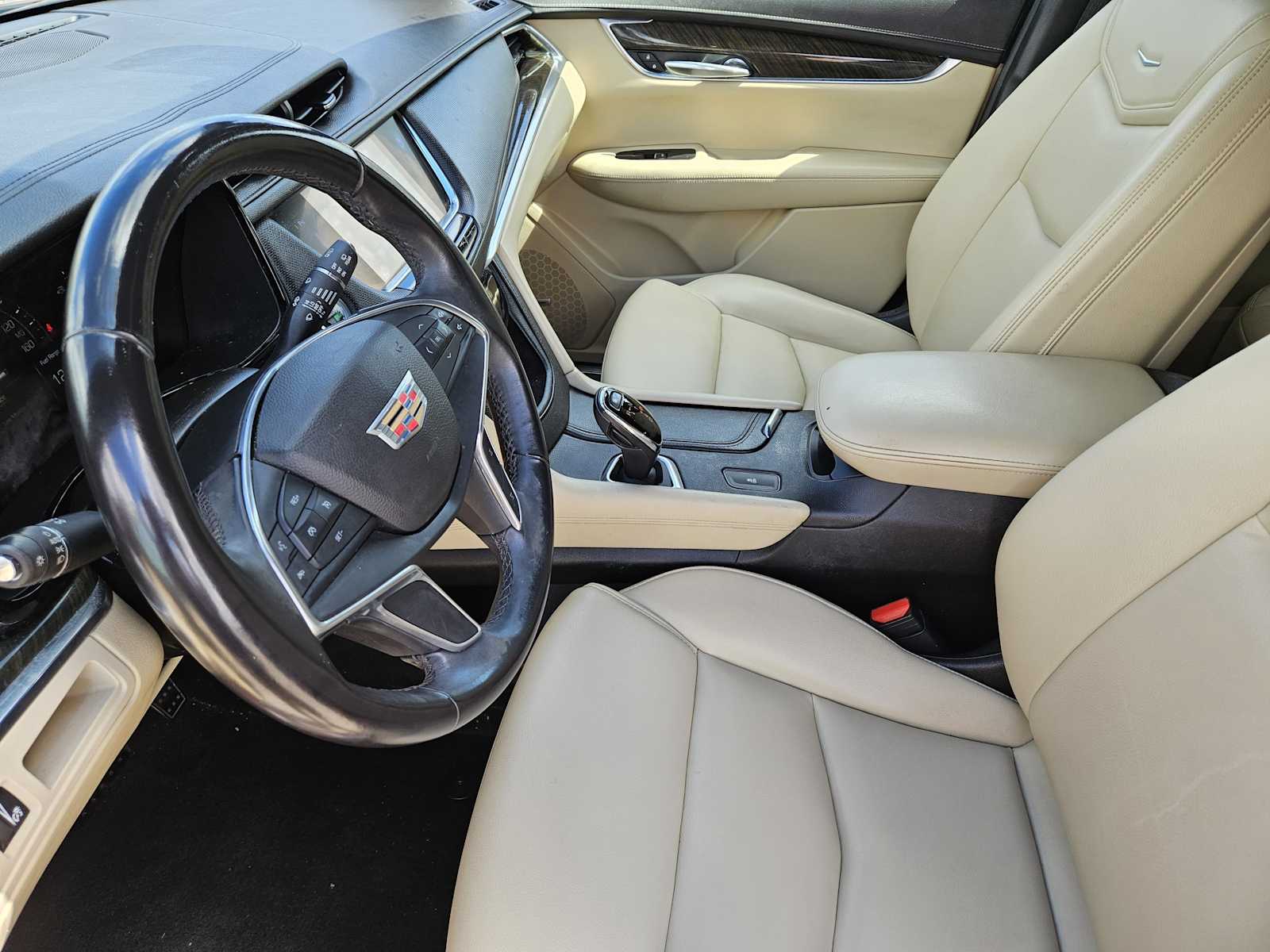 Thumbnail: 2017 Cadillac XT5 - 13