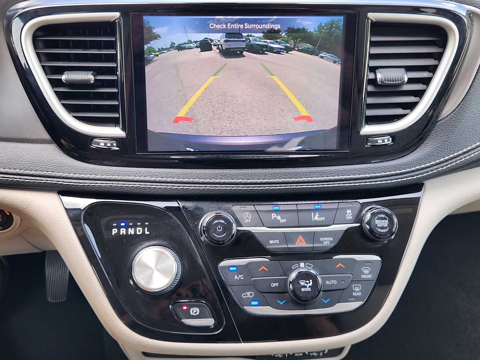 Thumbnail: 2021 Chrysler Pacifica - 16