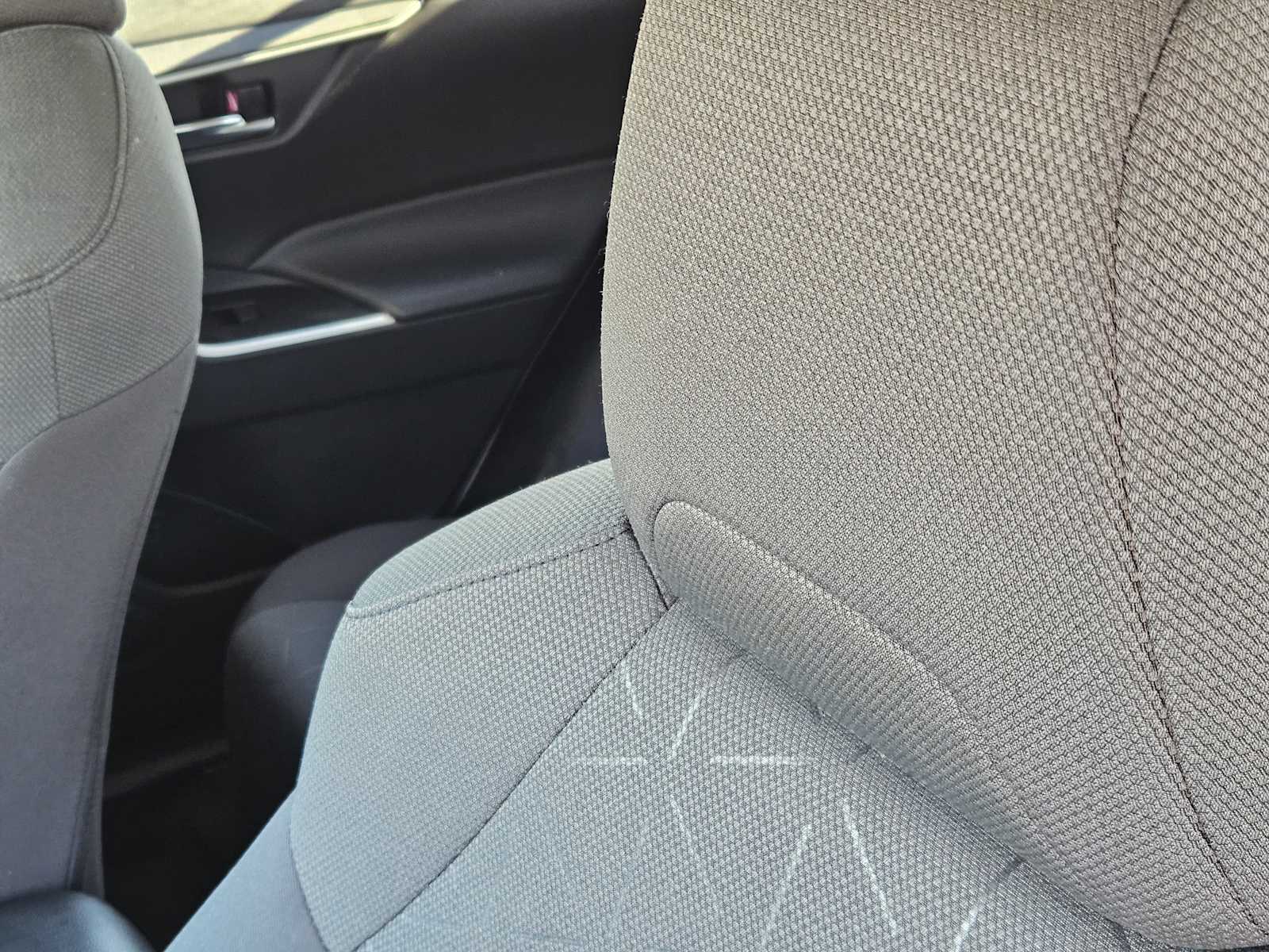 Thumbnail: 2021 Toyota RAV4 - 15