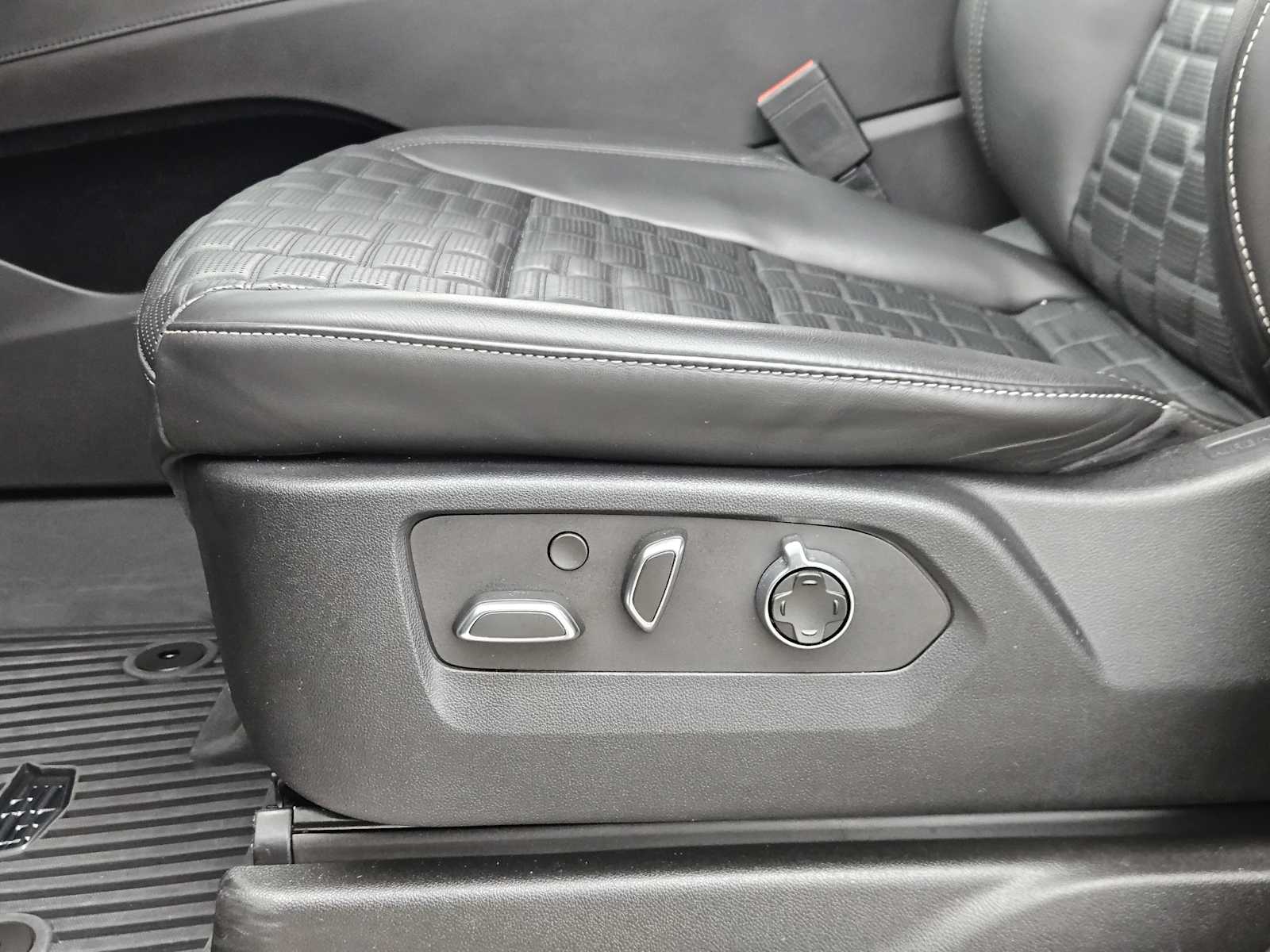 Thumbnail: 2023 Cadillac Escalade - 24