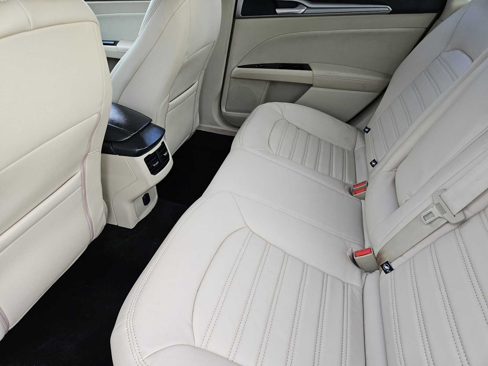 Thumbnail: 2015 Ford Fusion - 27