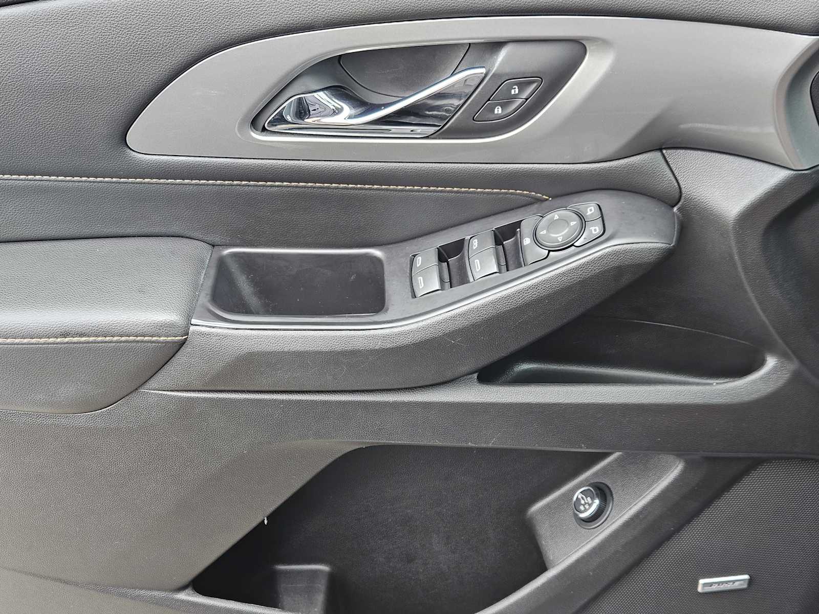 Thumbnail: 2018 Chevrolet Traverse - 23