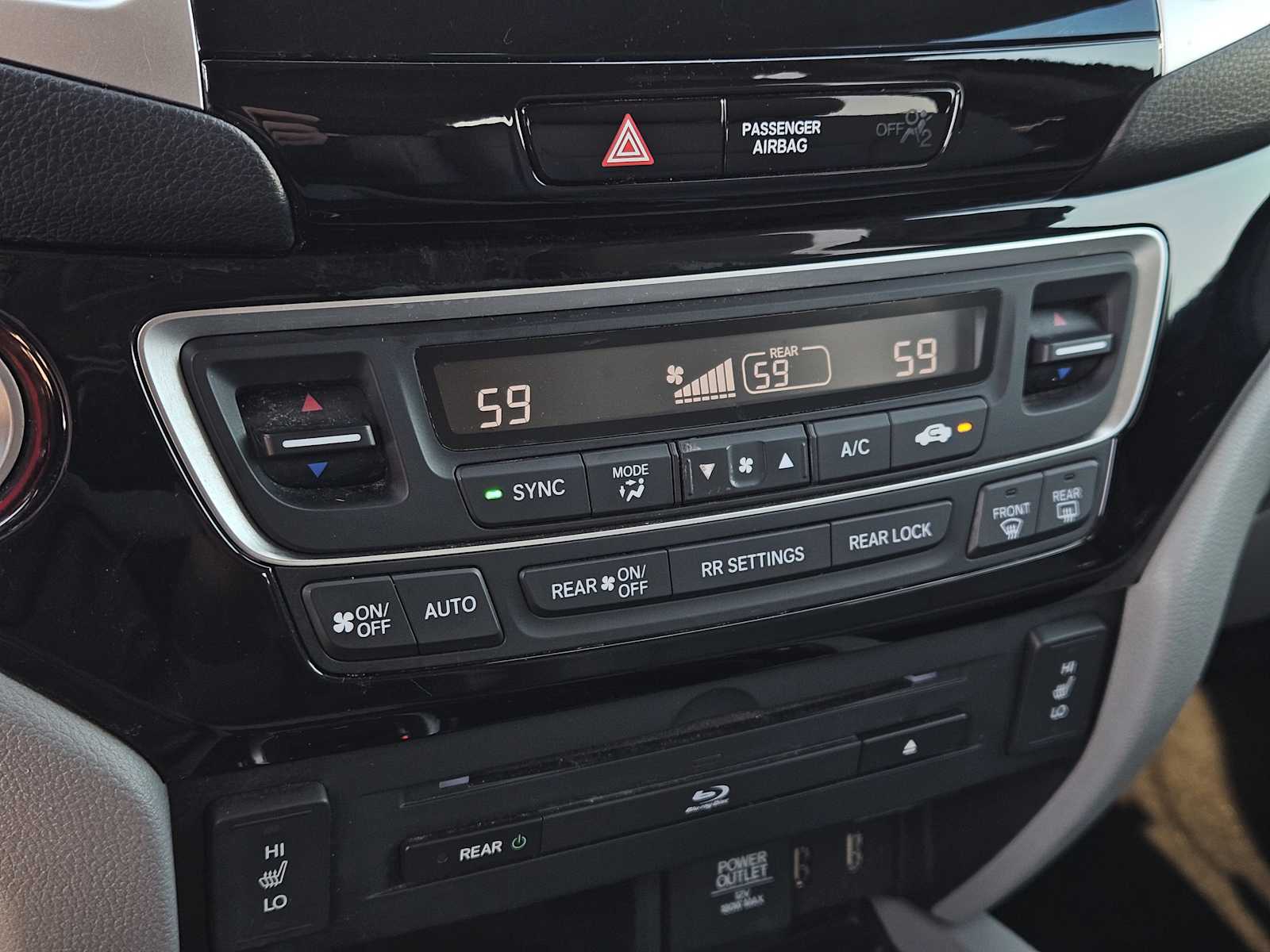 Thumbnail: 2016 Honda Pilot - 19