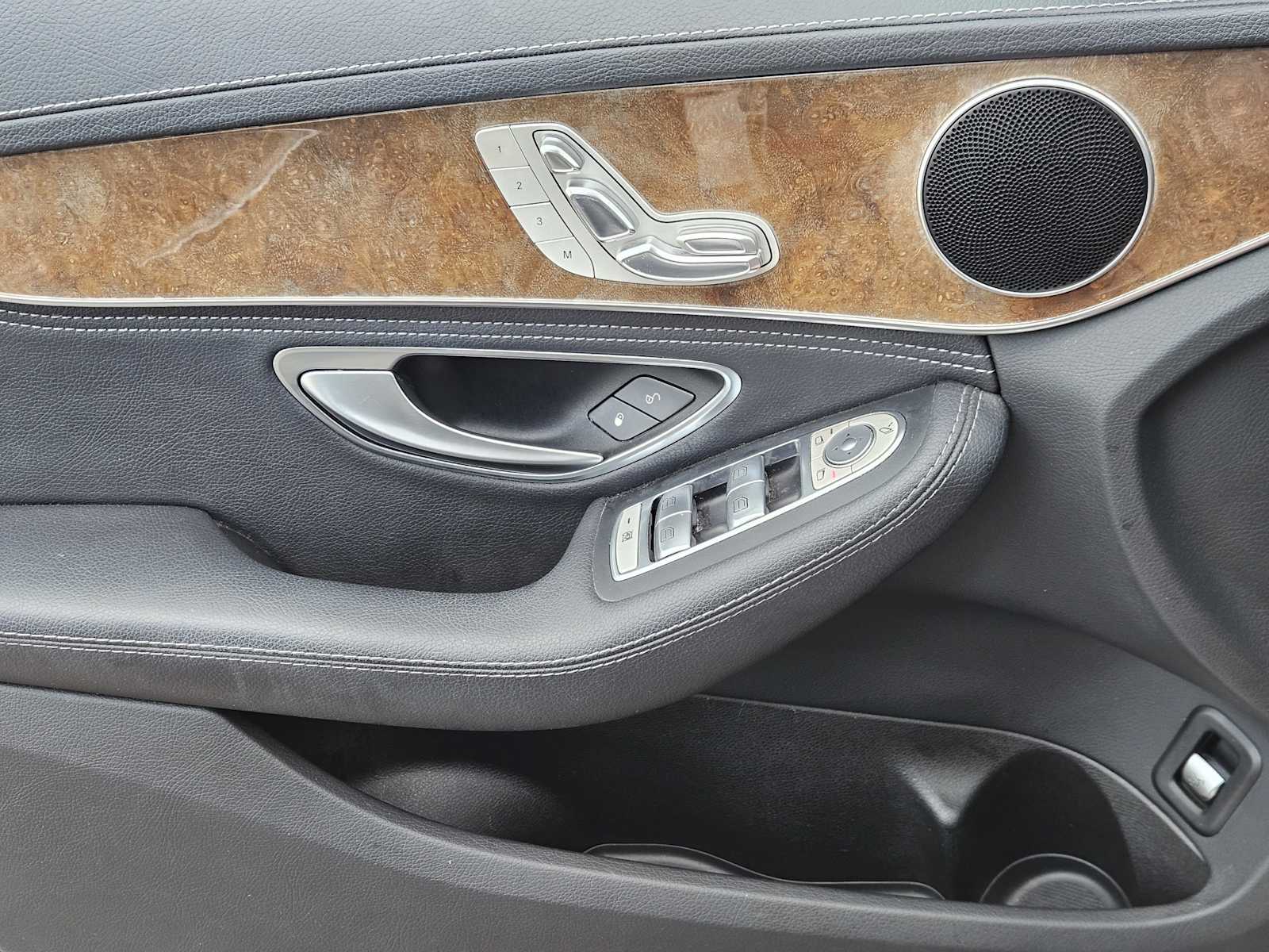 Thumbnail: 2016 Mercedes-Benz C-Class - 20