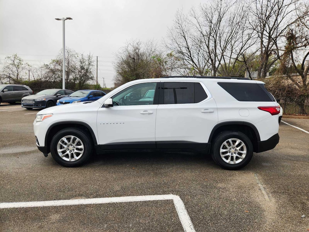 Used 2021 Chevrolet Traverse LT Cloth SUV