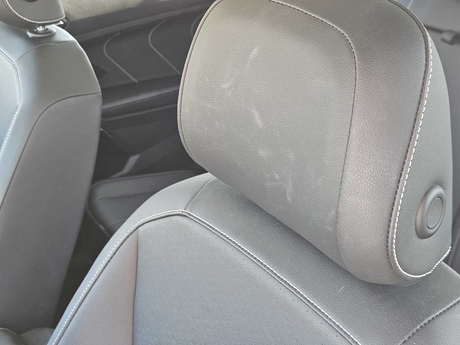 Thumbnail: 2023 Volkswagen Tiguan - 15