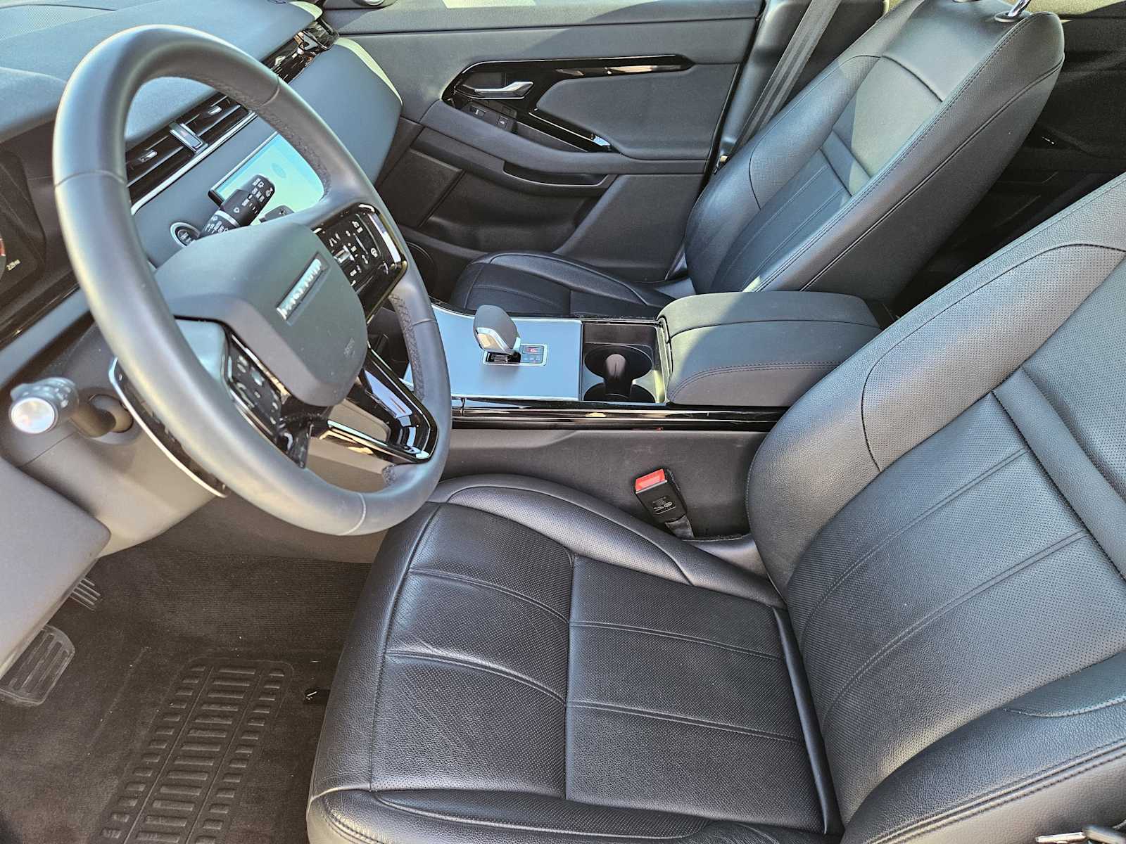 Thumbnail: 2024 Land Rover Range Rover Evoque - 12