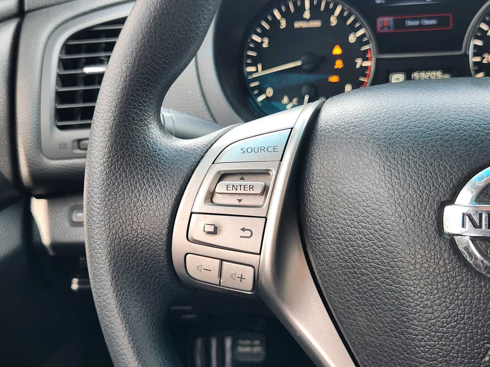 Thumbnail: 2015 Nissan Altima - 27