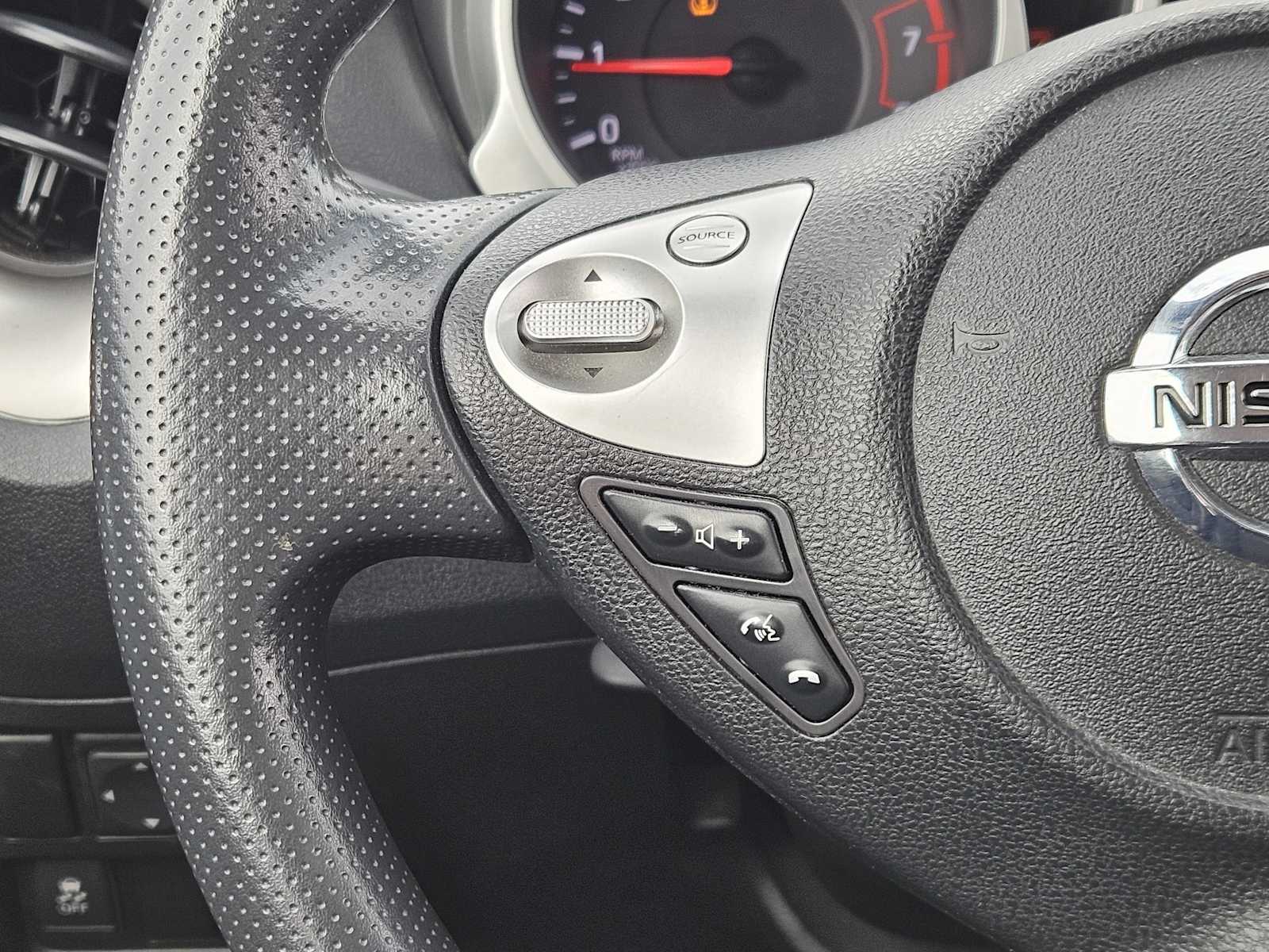 Thumbnail: 2012 Nissan Juke - 24