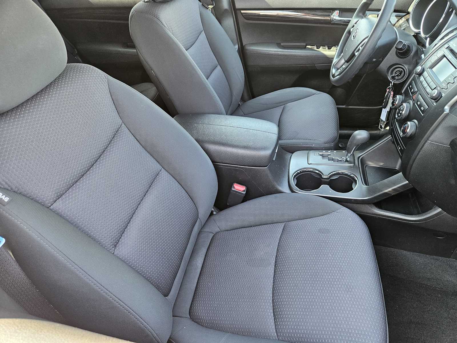 Thumbnail: 2011 Kia Sorento - 12