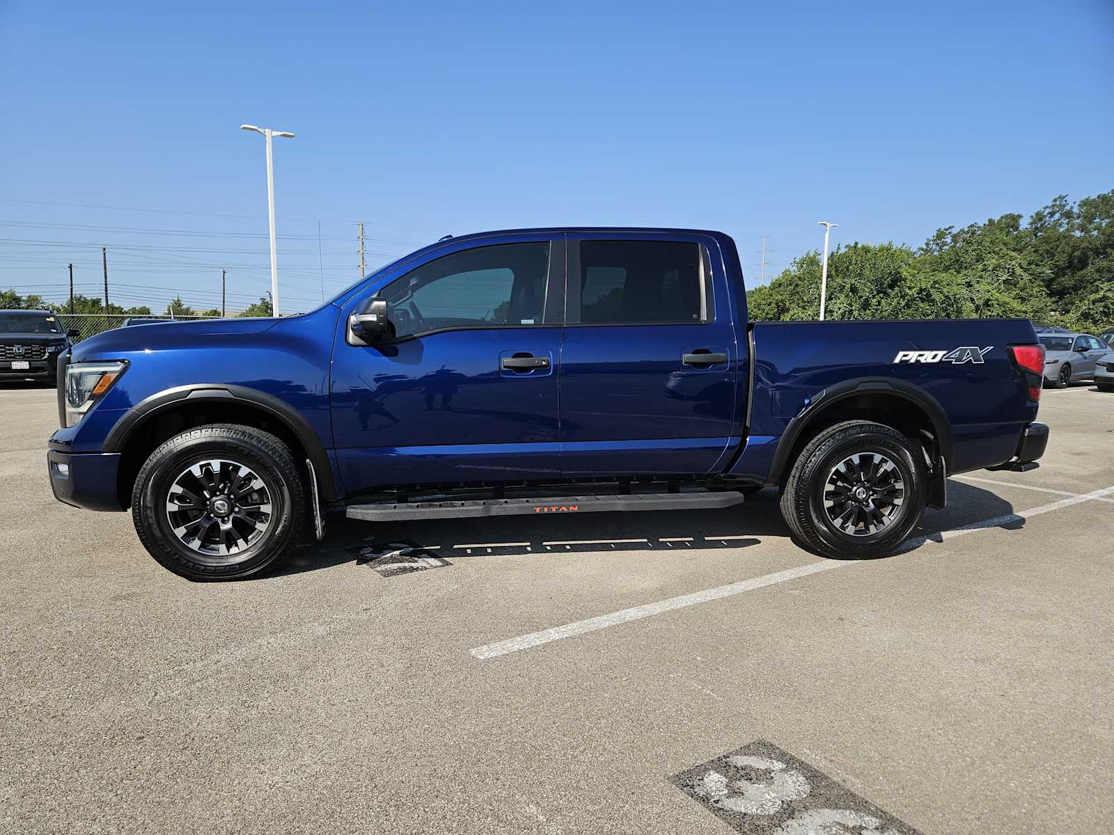 2021 Nissan Titan PRO-4X photo 4