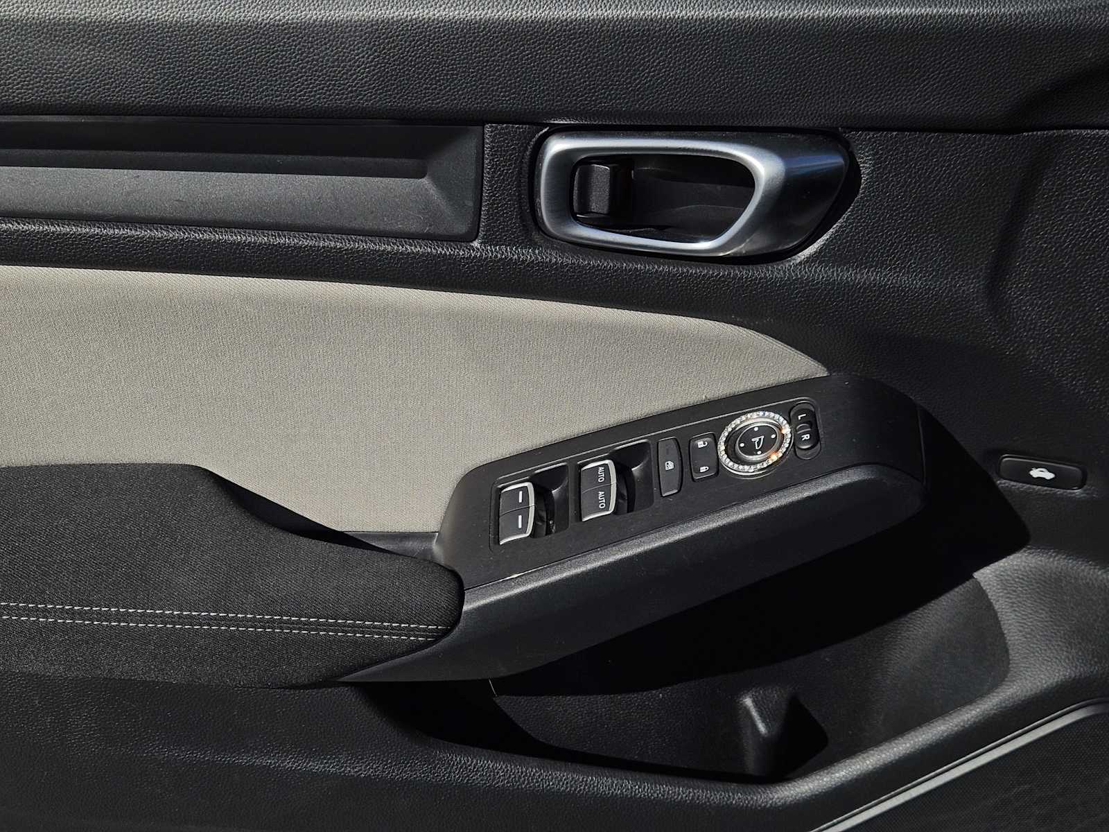 Thumbnail: 2024 Honda Civic - 21