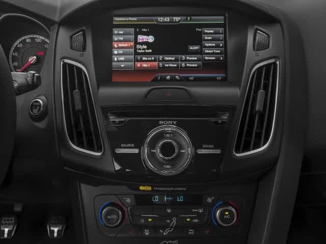 Thumbnail: 2017 Ford Focus - 10