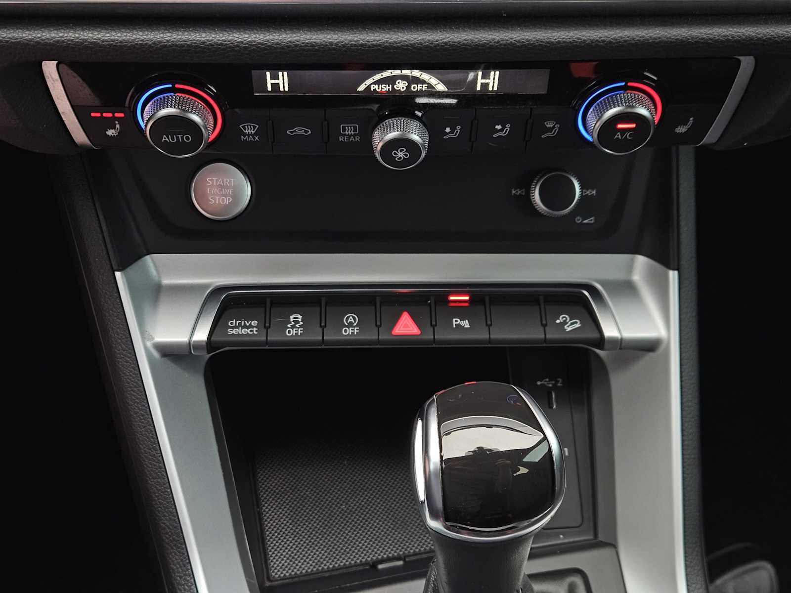 Thumbnail: 2020 Audi Q3 - 19