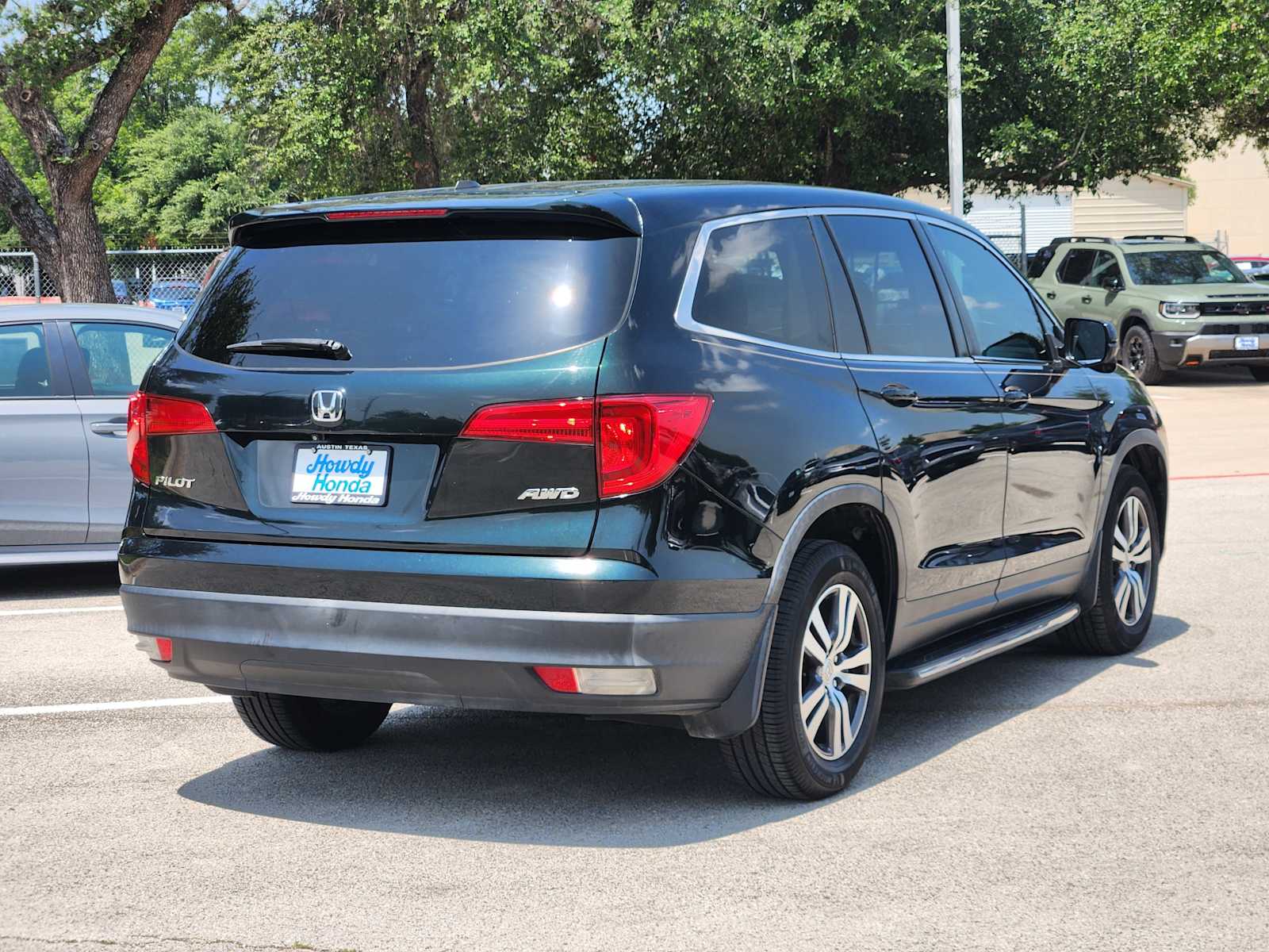 Thumbnail: 2017 Honda Pilot - 6