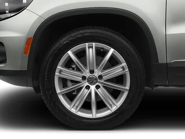 Thumbnail: 2014 Volkswagen Tiguan - 11