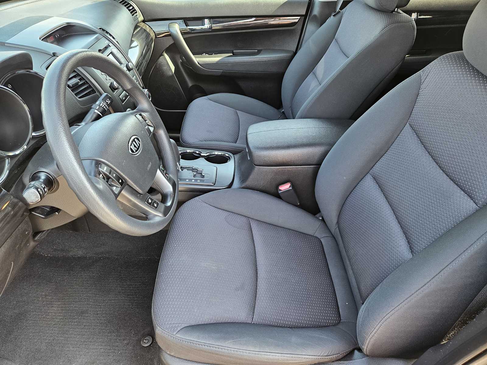 Thumbnail: 2011 Kia Sorento - 11