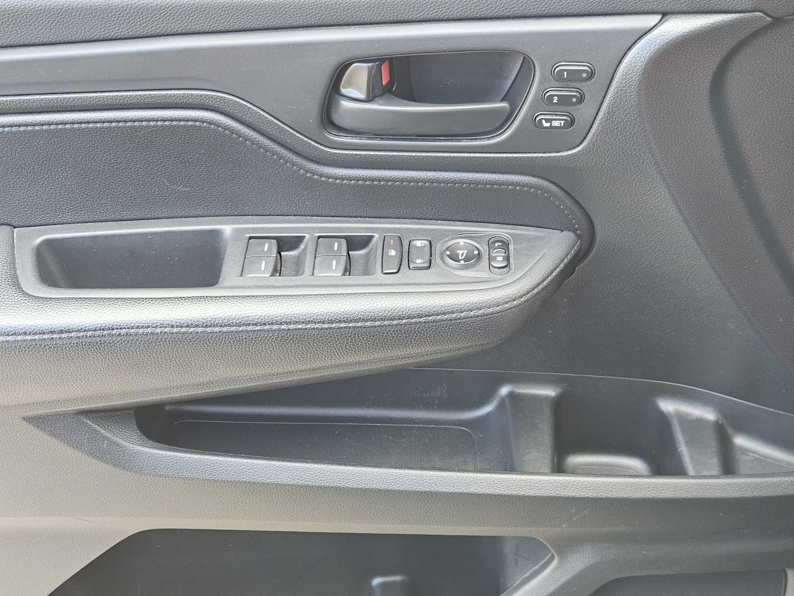 Thumbnail: 2023 Honda Odyssey - 22