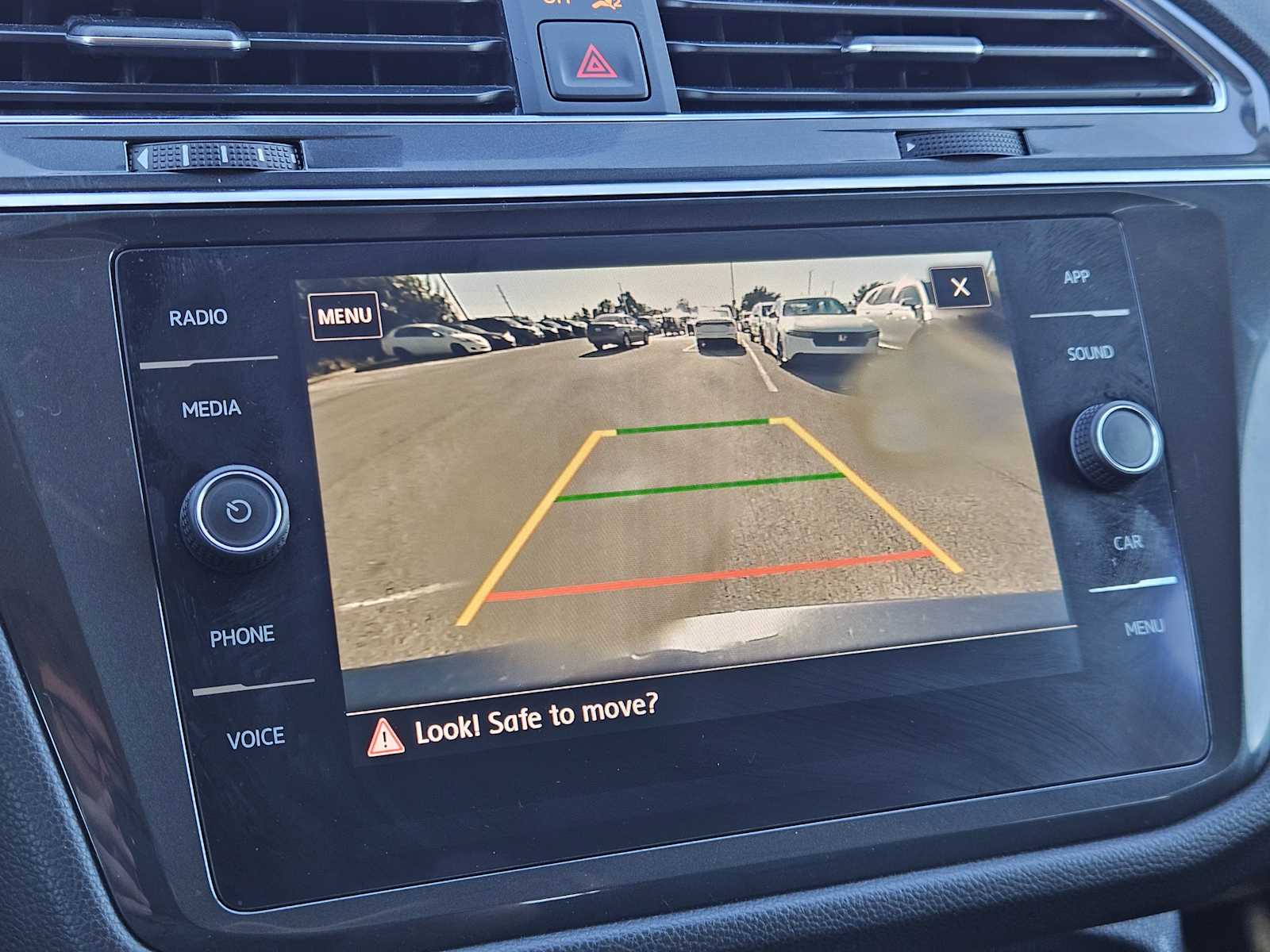 Thumbnail: 2019 Volkswagen Tiguan - 17